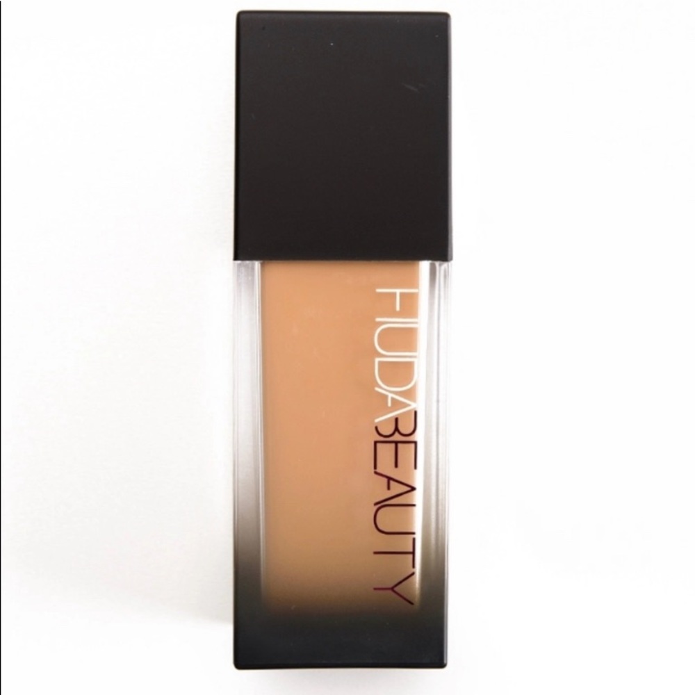 Huda Faux Filter Foundation Toasted Coconut 240N